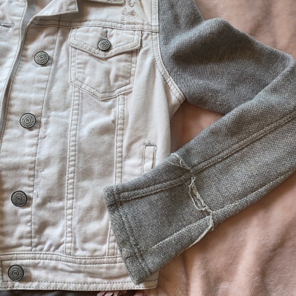 Trendy jean jacket ! - Picture 3 of 5